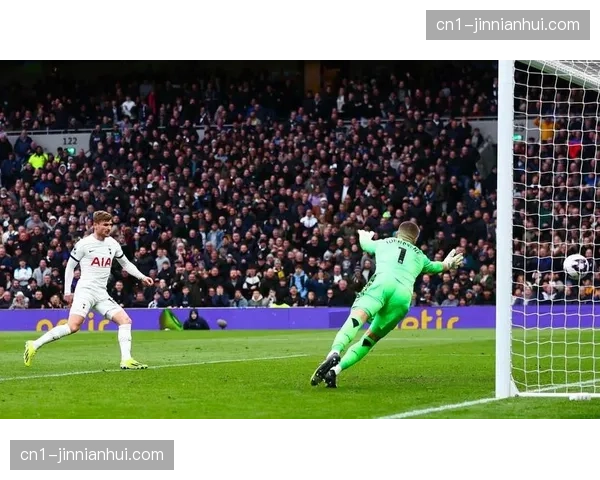 热刺两球落后追平曼城战术解析 西蒙斯关键传球扭转战局