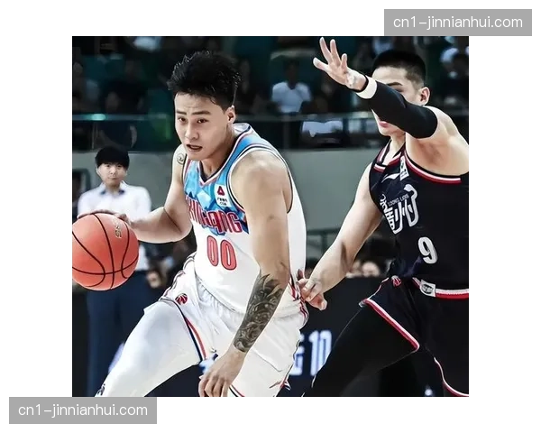 北京队赵睿陈盈骏方硕 本土后卫线提供稳定组织输出