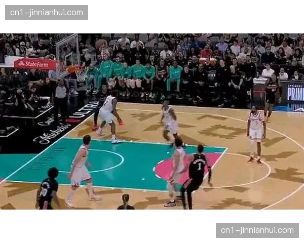 文班亚马封盖弗拉格后快攻暴扣，马刺将分差扩大到16分奠定胜局